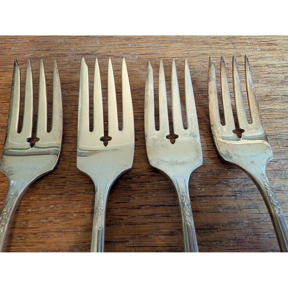 Oneida Community Tudor Plate Sweet Briar Silverplate Salad Forks Set (I)